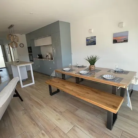 Quelques Pas De La Et Des Commerces Villa *